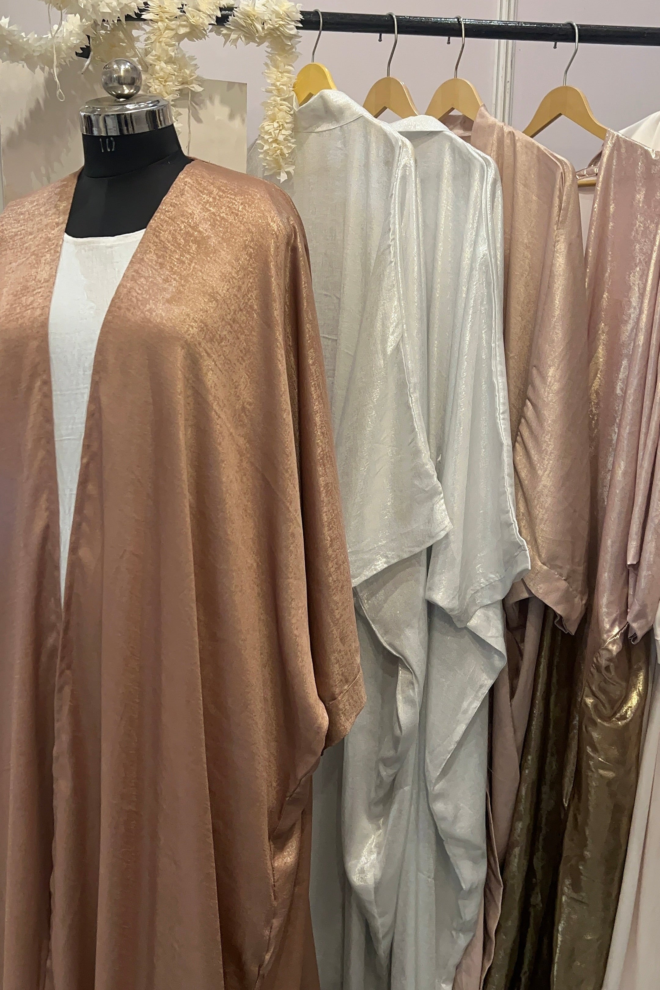 Shrug abaya