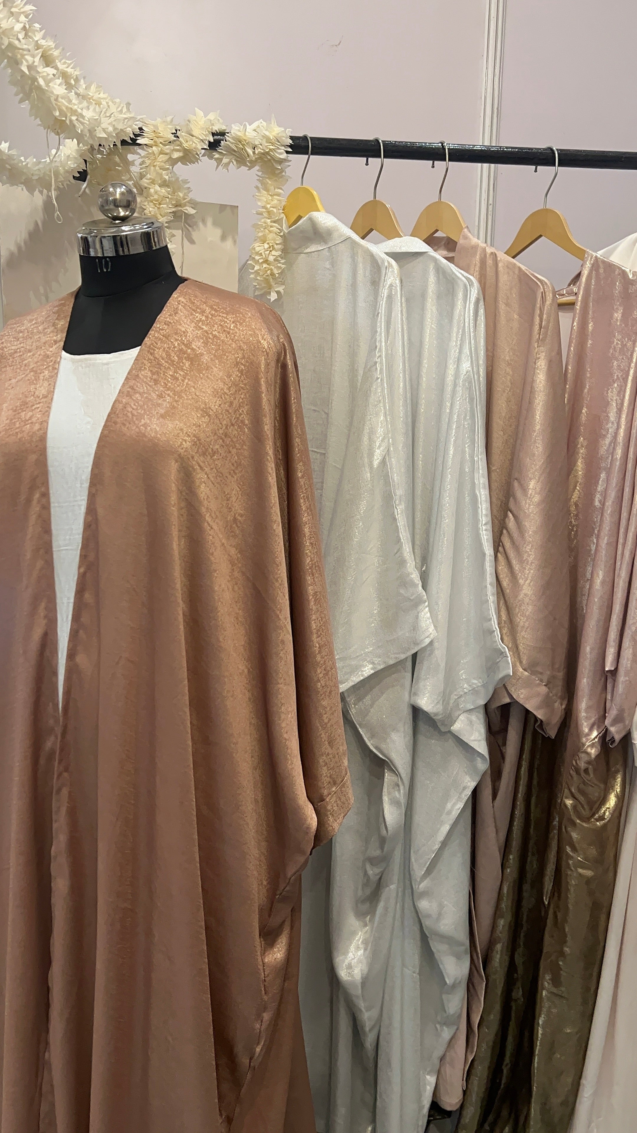 Shrug abaya
