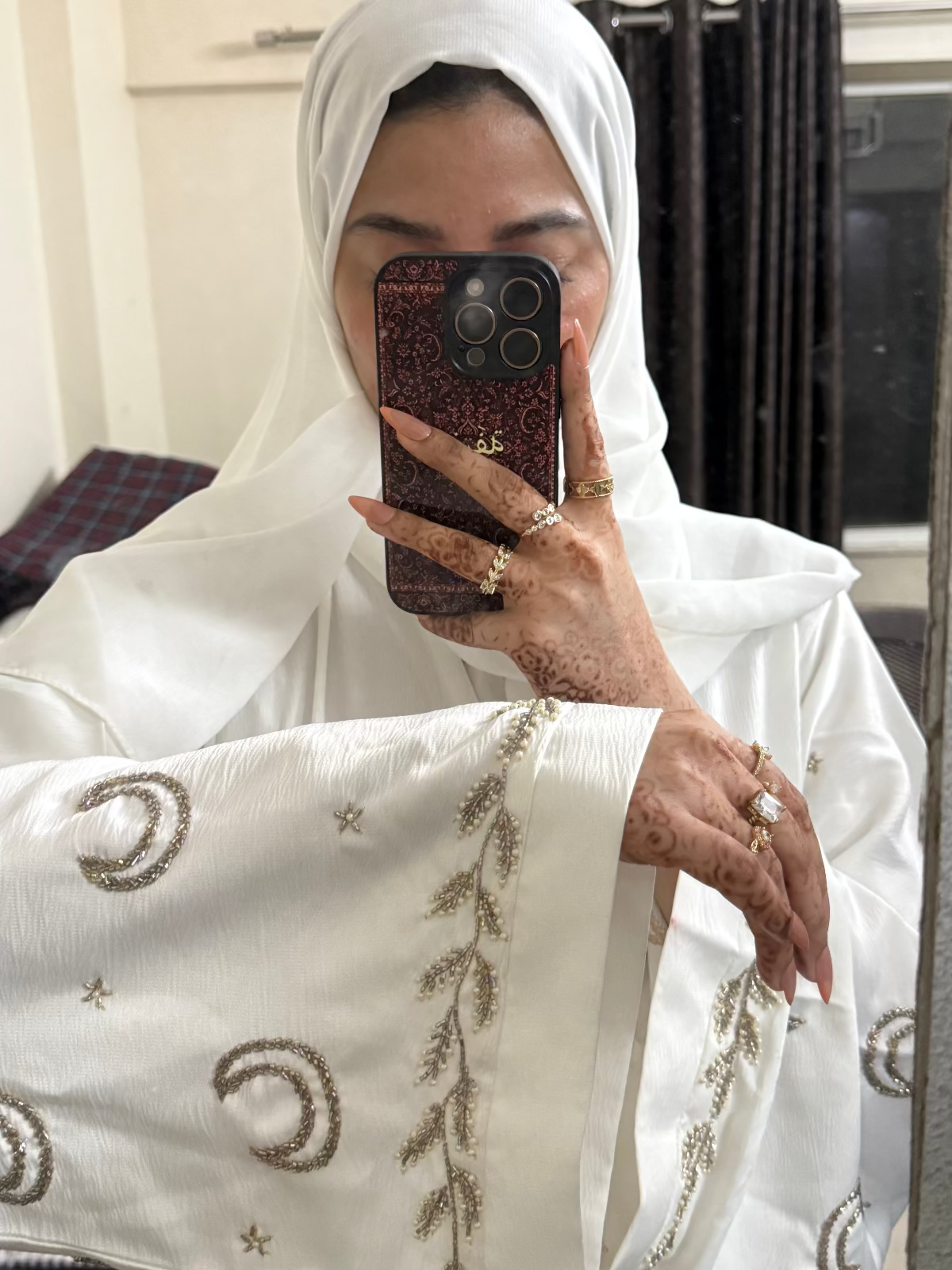 Abaya Qamar