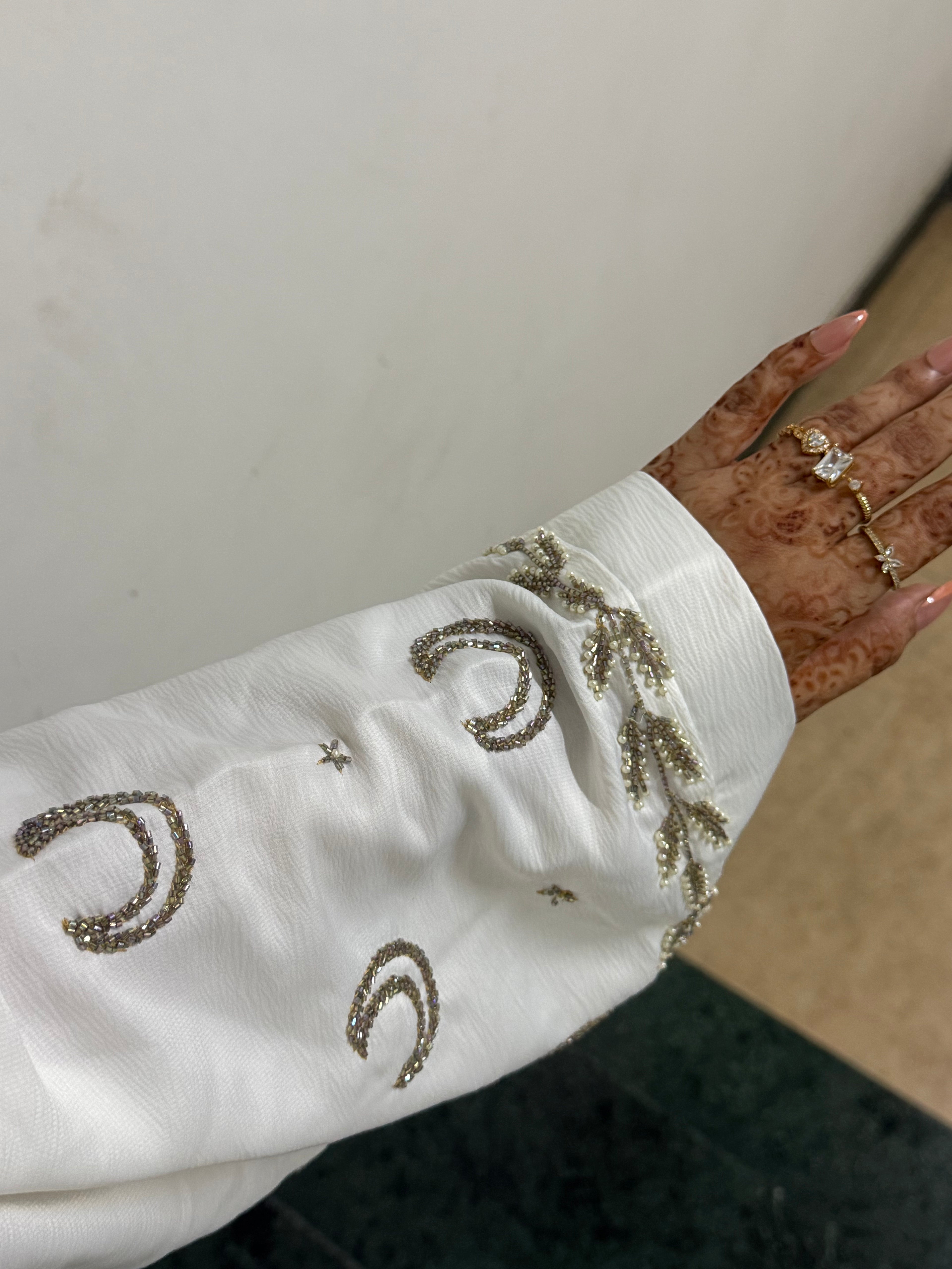 Abaya Qamar