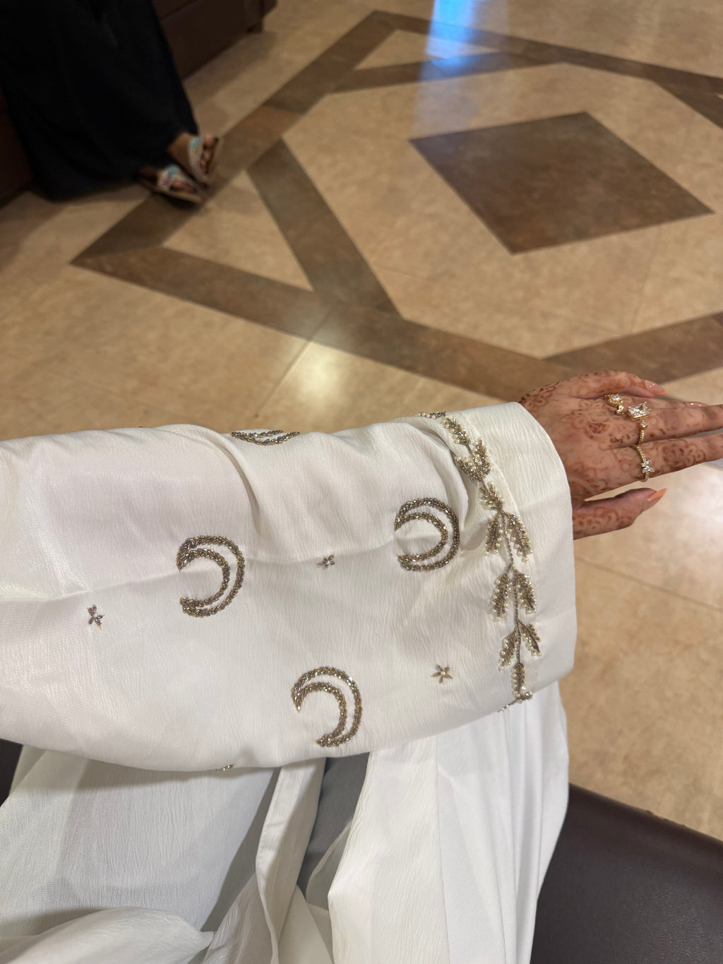 Abaya Qamar