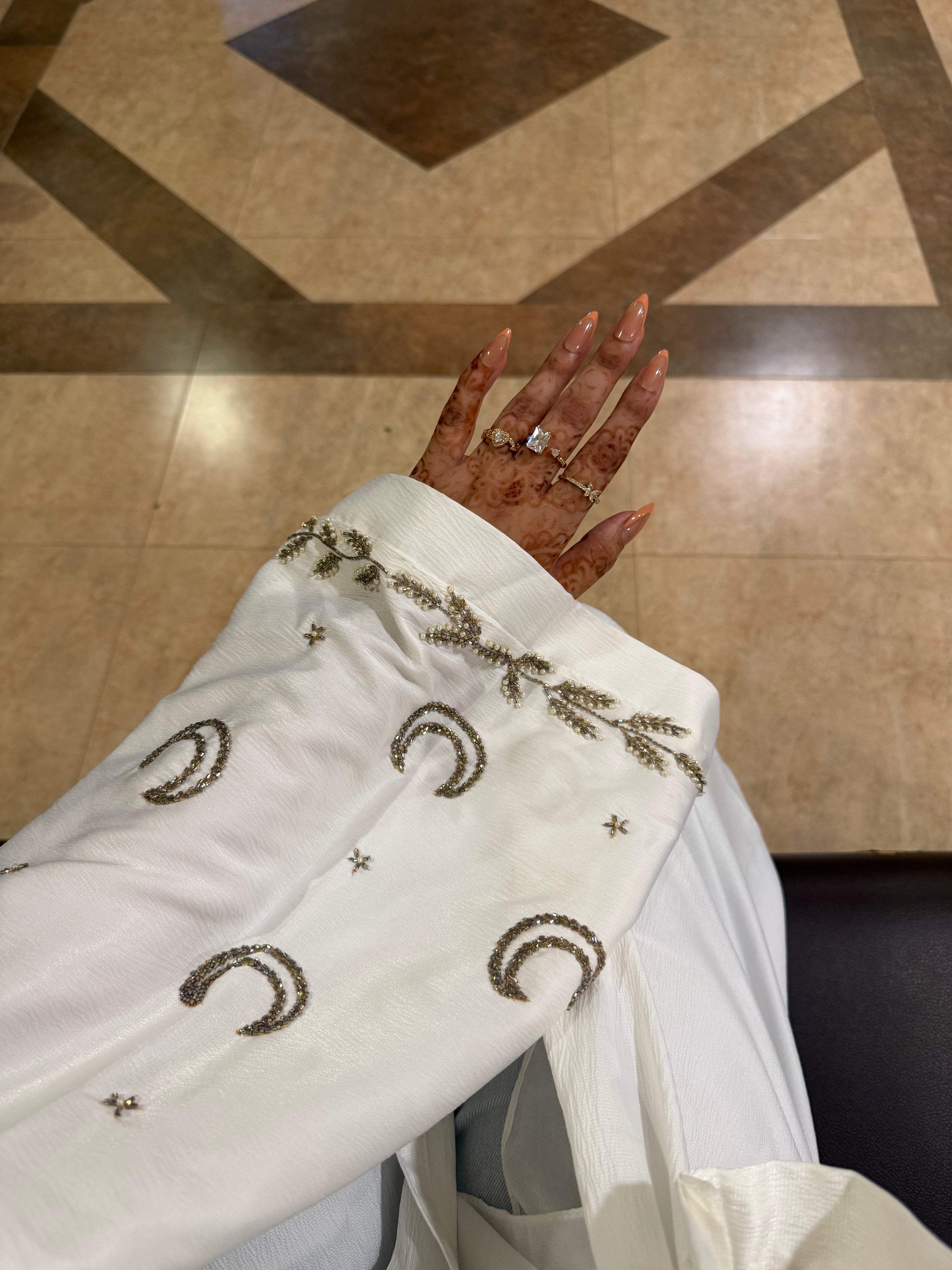Abaya Qamar