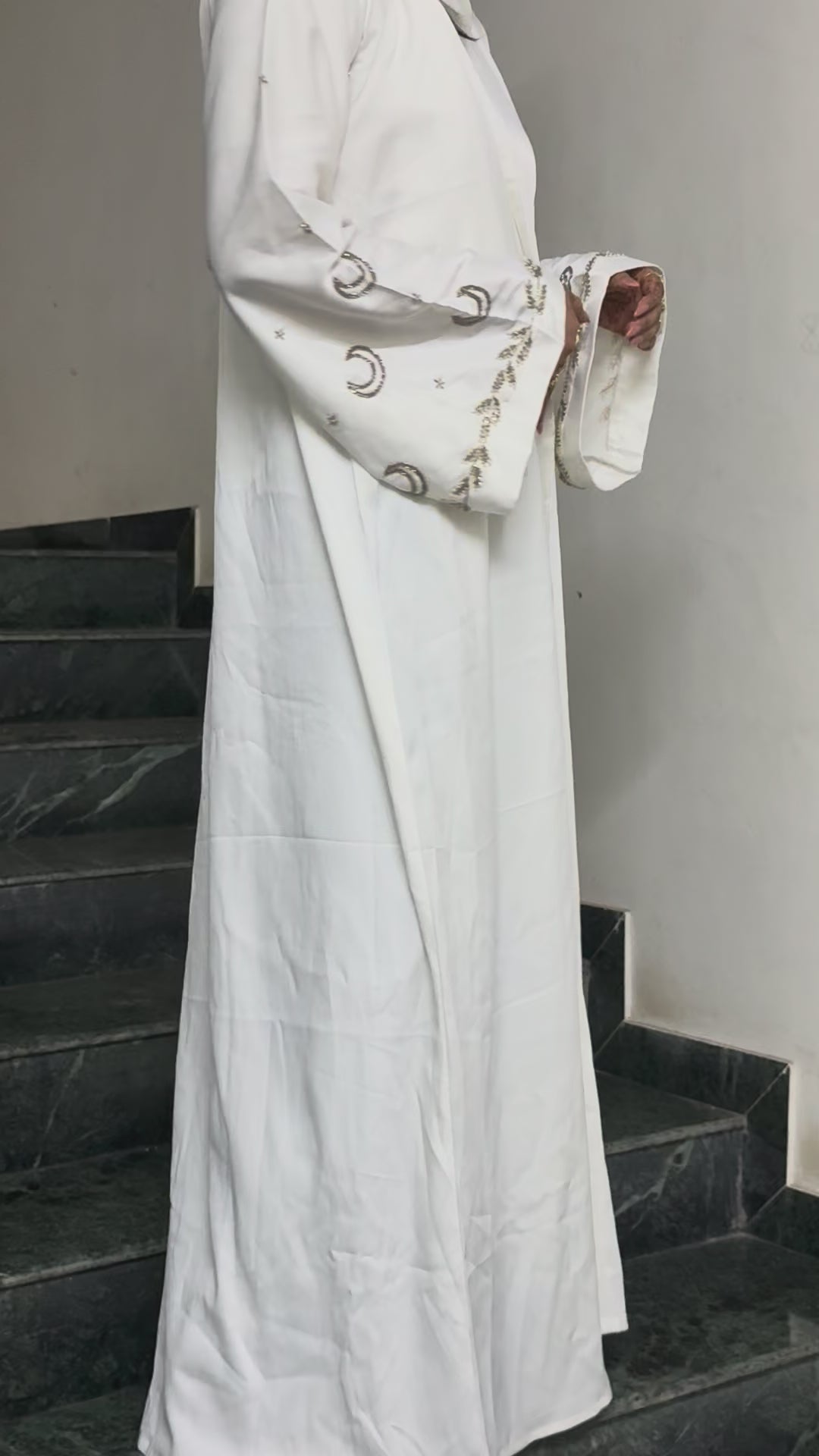 Abaya Qamar