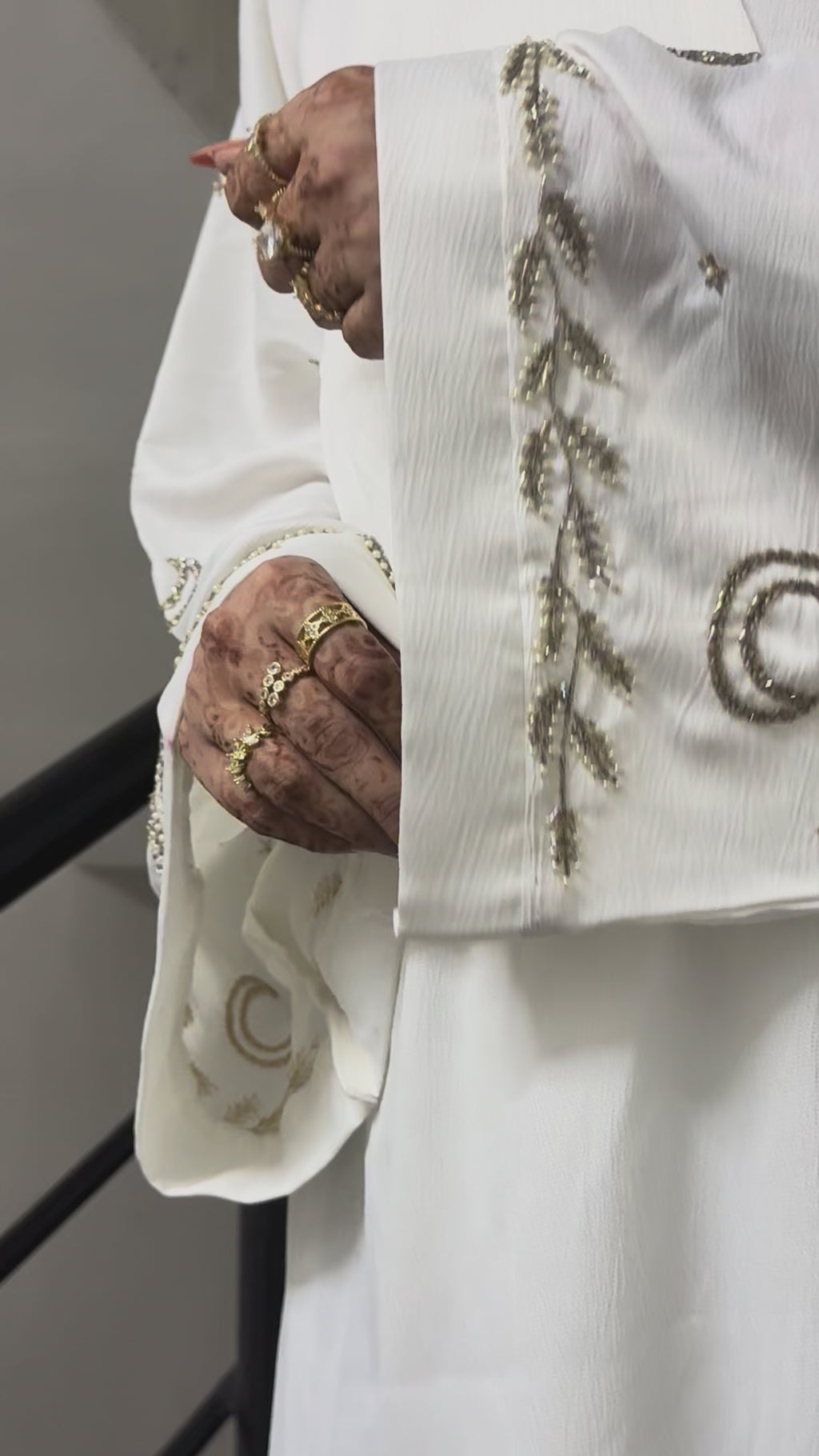 Abaya Qamar