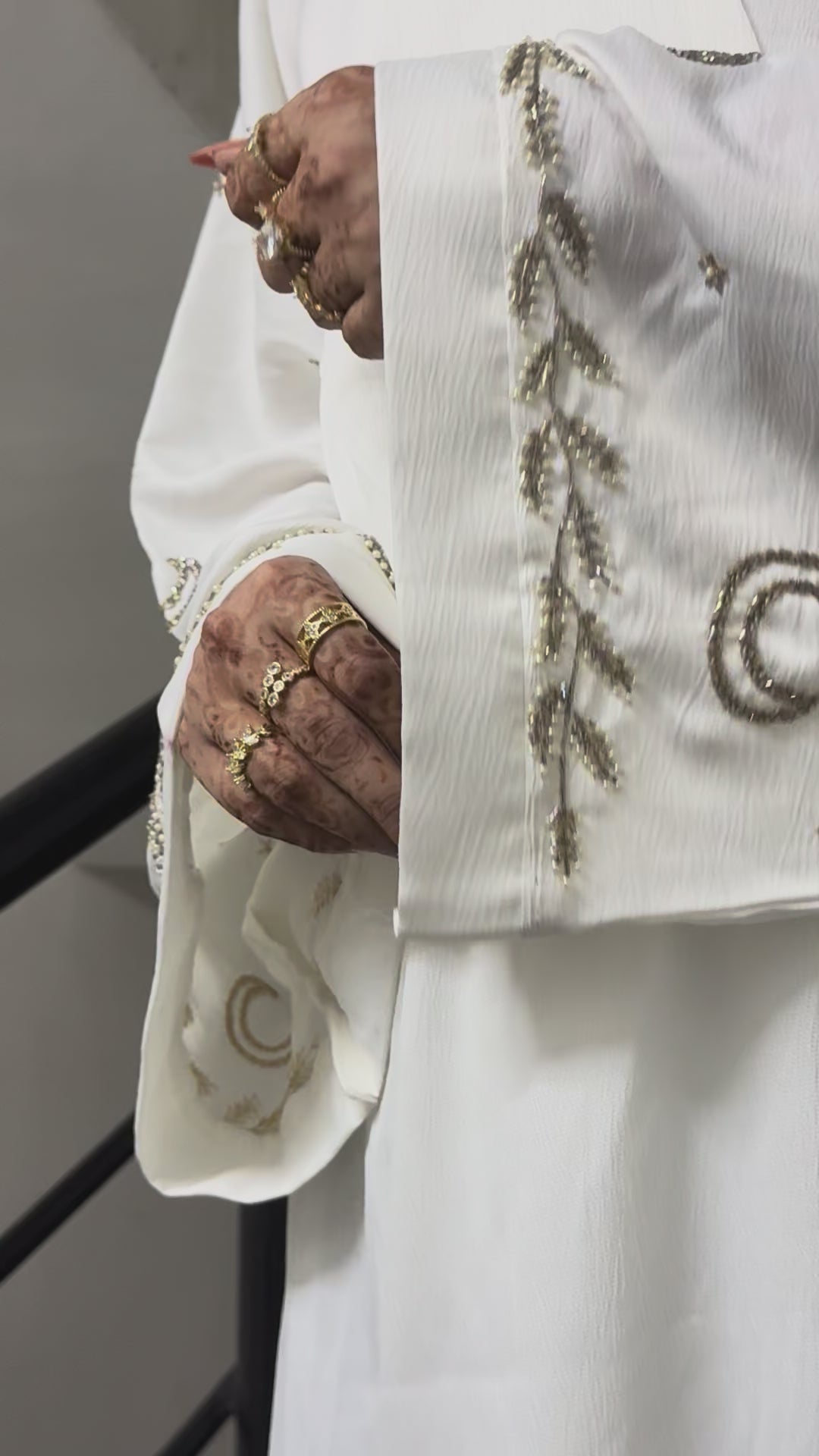 Abaya Qamar