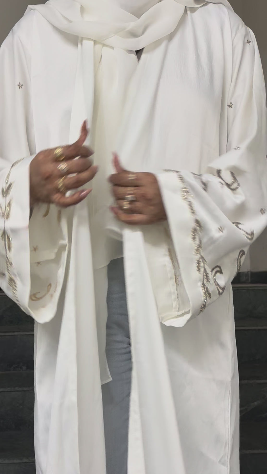 Abaya Qamar
